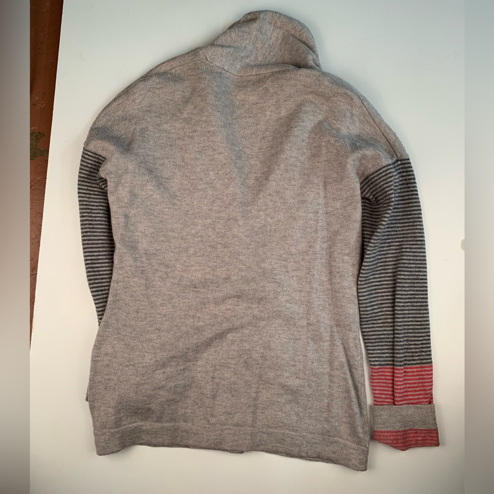 Patagonia Lambswool gray and red striped sweater cardigan - Picture 2 of 4